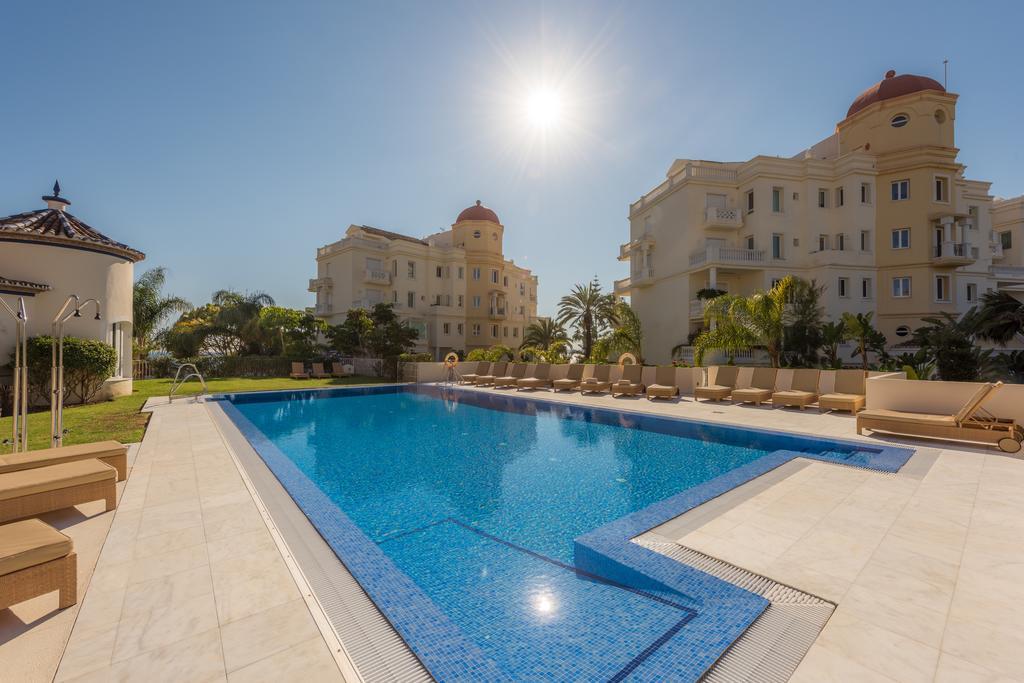 Las Dunas Suites & Apartments Estepona Ruang foto